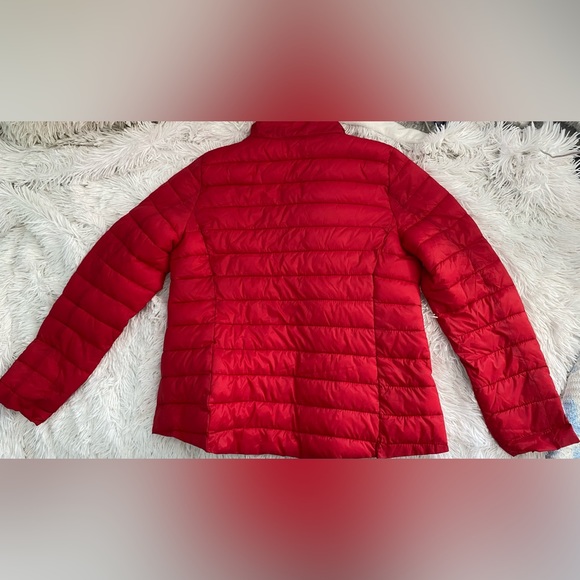 Women’s Red old navy soft puffer jacket - Picture 3 of 4